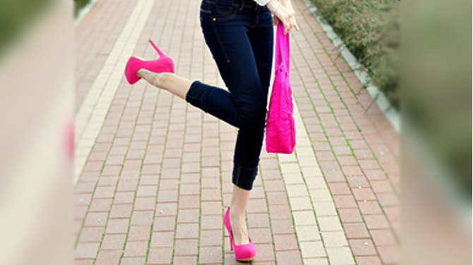 Sácale provecho a tus zapatos rosados de tacón ¡Crea outfits fabulosos!