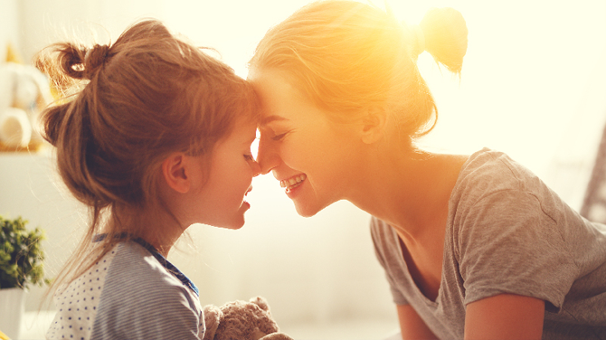 Vínculo madre e hija sería el más fuerte de tu vida, afirma estudio