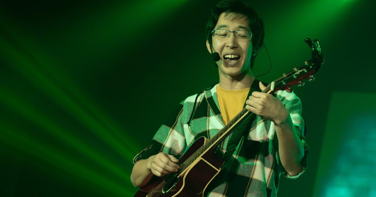 Kenneth debuta como solista con su primer single “05:45 AM” [Video]