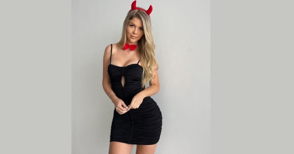 Brunella Horna se encuentra contando los días para celebrar Halloween  vestida de diablita.