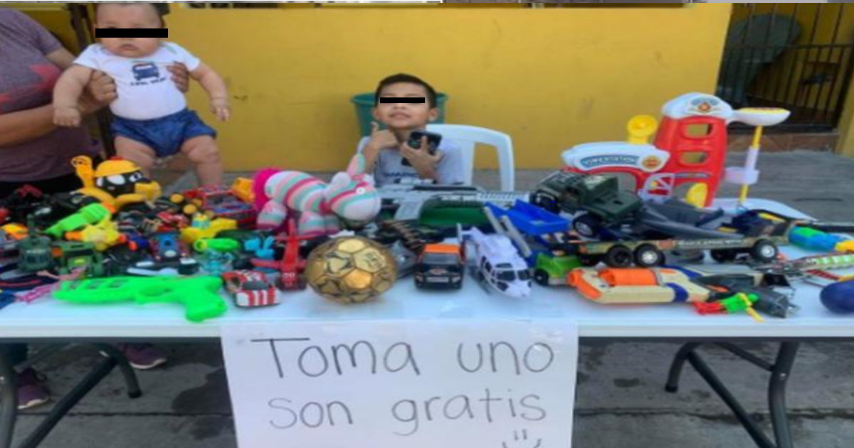 Viral, Un niño de 6 años puso un puesto para regalar juguetes a quienes no  recibieron nada en Navidad, Tendencias, México, nnda nnrt, CHEKA