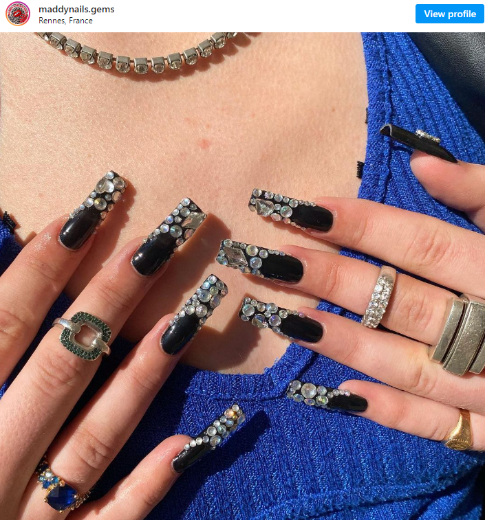 5 estilos de uñas con pedrería y cristal que reflejan la tendencia  rhinestone nail art