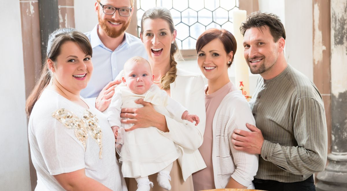 Familia en un bautizo